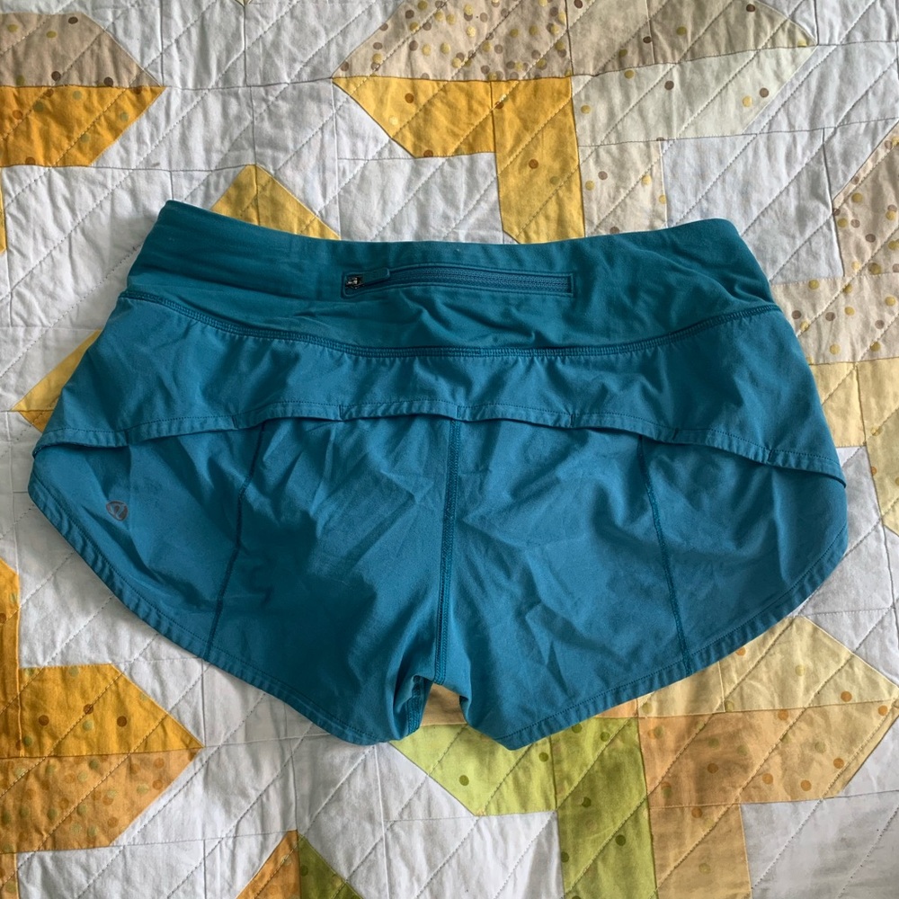 Lululemon speed up low rise 2.5” shorts